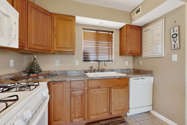 502 Las Marias Drive SE, Rio Rancho, NM 87124