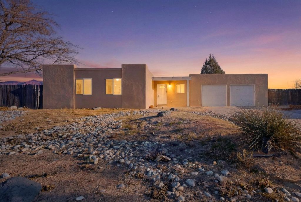 502 Las Marias Drive SE, Rio Rancho, NM 87124