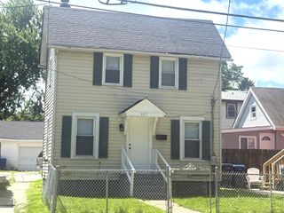 557 W Water Street, Waukegan, IL 60085