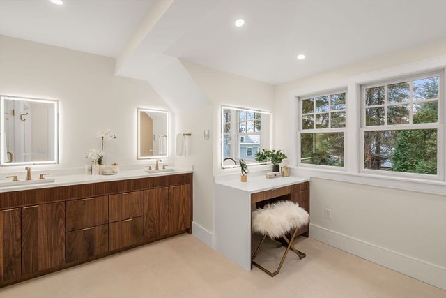 40 Sewall St, Newton, MA 02465