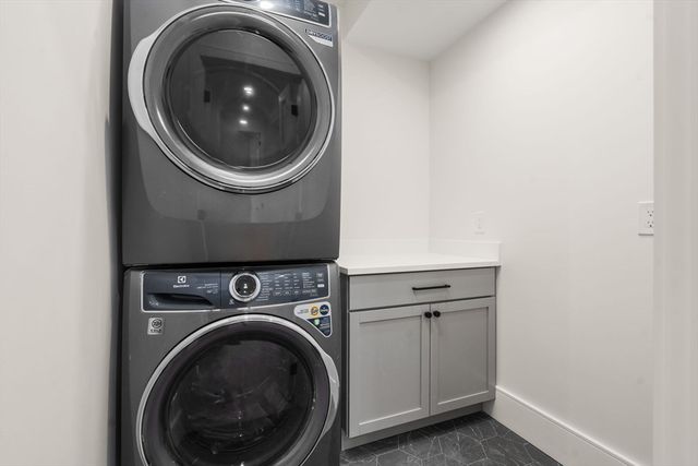 40 Sewall St, Newton, MA 02465