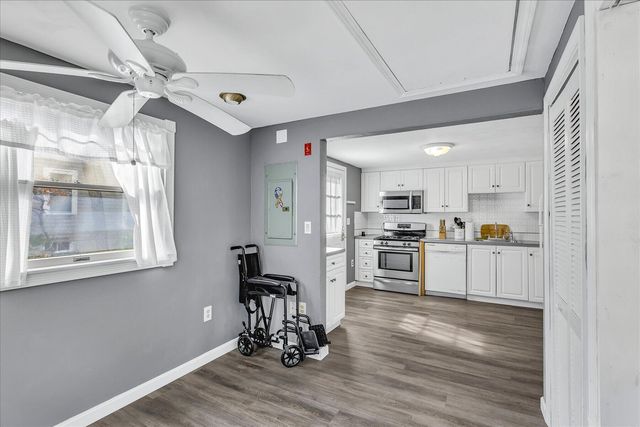 104 Edgewater Drive W, Teaticket, MA 02536