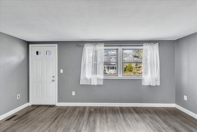 104 Edgewater Drive W, Teaticket, MA 02536