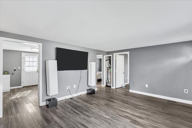 104 Edgewater Drive W, Teaticket, MA 02536