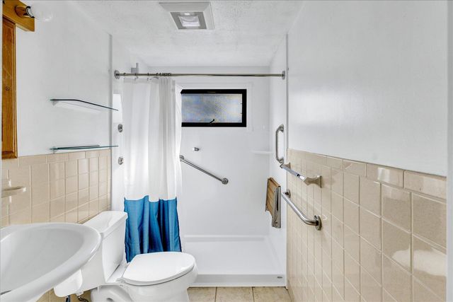 104 Edgewater Drive W, Teaticket, MA 02536