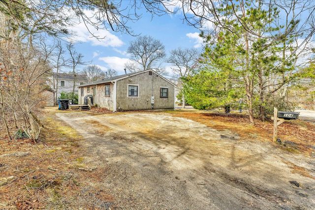 104 Edgewater Drive W, Teaticket, MA 02536