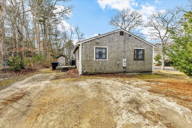 104 Edgewater Drive W, Teaticket, MA 02536
