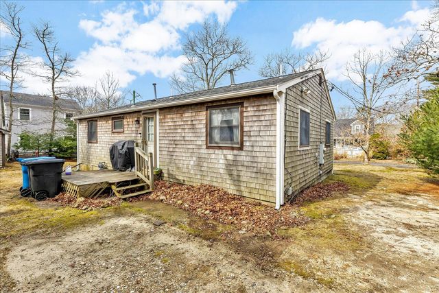 104 Edgewater Drive W, Teaticket, MA 02536