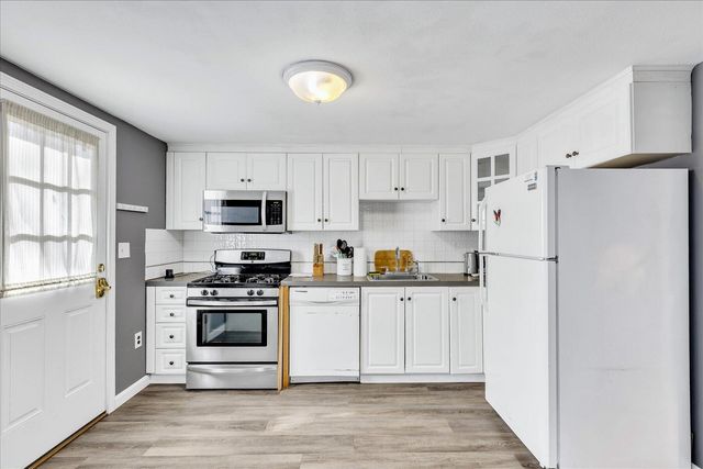 104 Edgewater Drive W, Teaticket, MA 02536