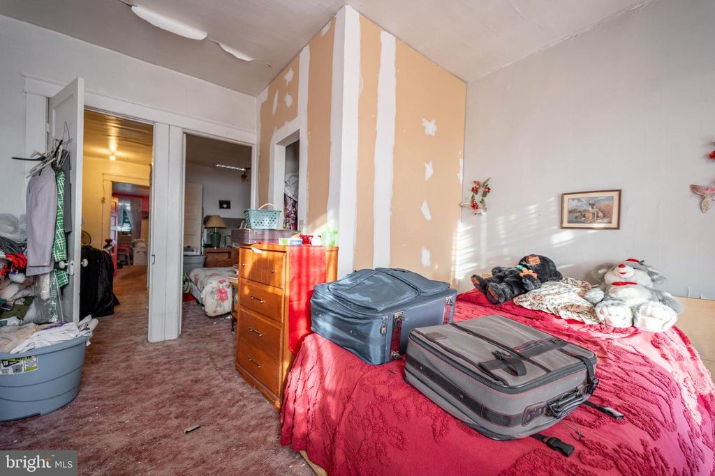 Image 11 of property listing at 2132 N WOLFE ST, Baltimore, MD 21213