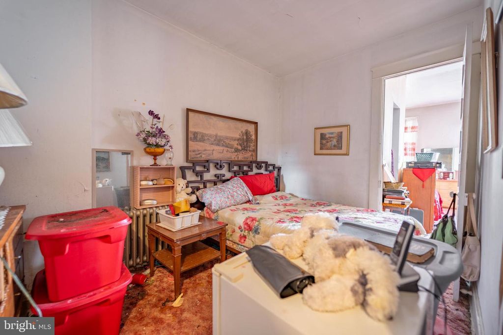 Image 14 of property listing at 2132 N WOLFE ST, Baltimore, MD 21213