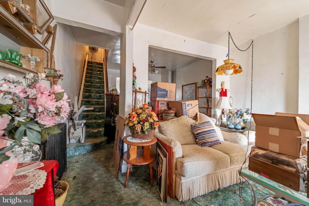 Image 4 of property listing at 2132 N WOLFE ST, Baltimore, MD 21213