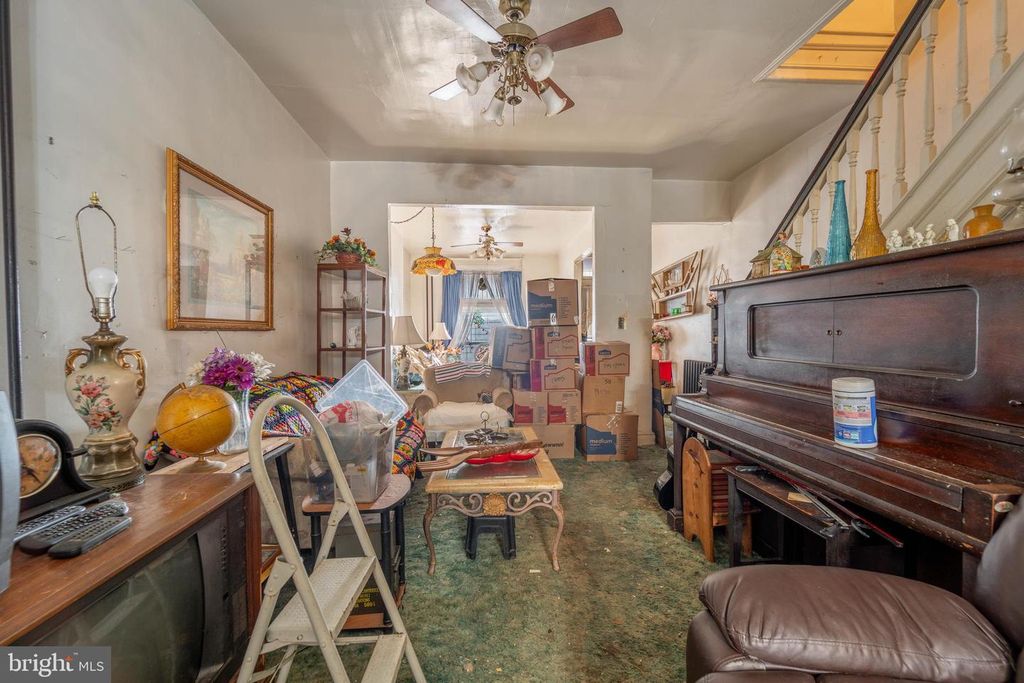 Image 5 of property listing at 2132 N WOLFE ST, Baltimore, MD 21213