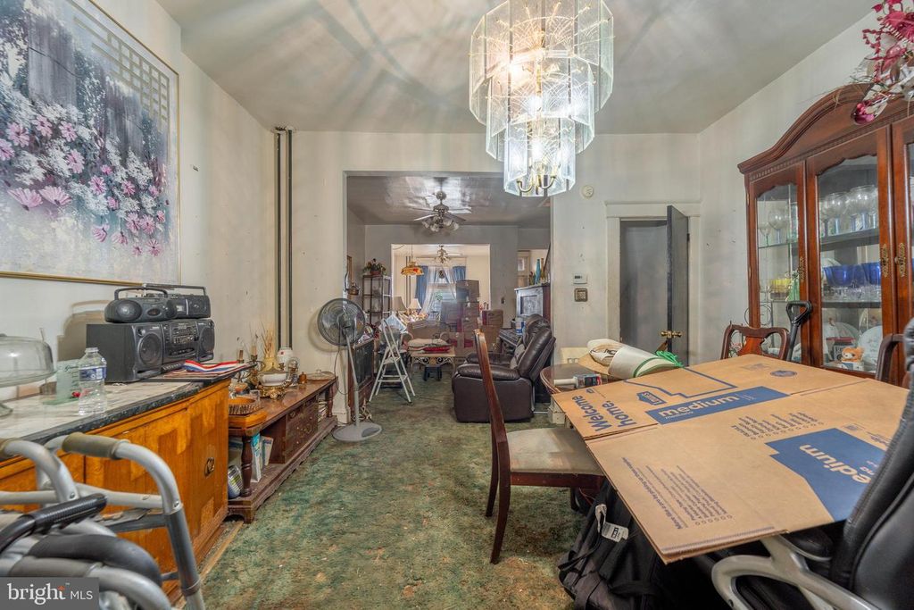 Image 8 of property listing at 2132 N WOLFE ST, Baltimore, MD 21213