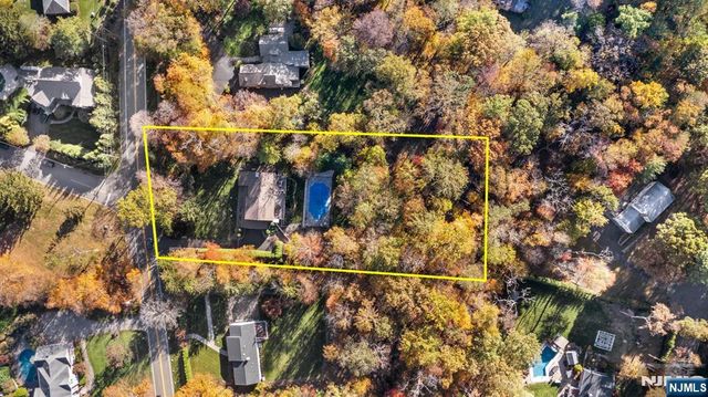 1090 High Mountain Road, Franklin Lakes, NJ 07417