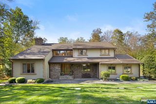 1090 High Mountain Road, Franklin Lakes, NJ 07417
