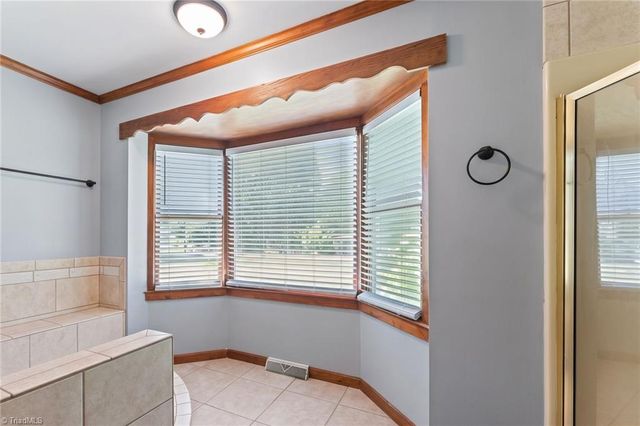 5754 Stanleyville Drive, Winston-salem, NC 27105