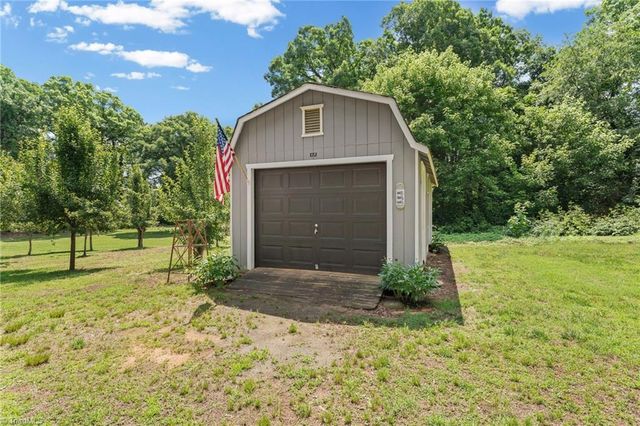 5754 Stanleyville Drive, Winston-salem, NC 27105