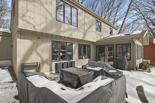 5837 Woods Edge Road, Fitchburg, WI 53711