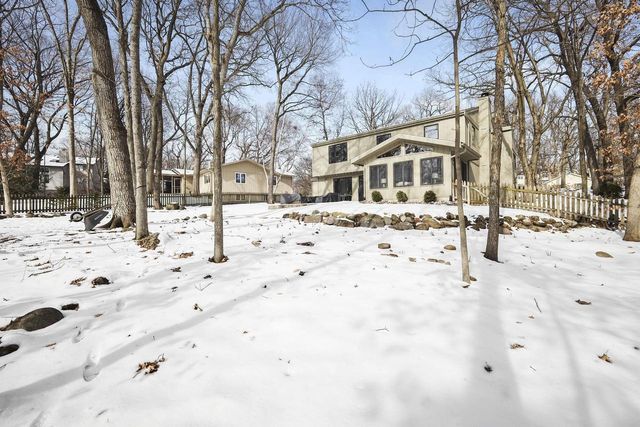 5837 Woods Edge Road, Fitchburg, WI 53711