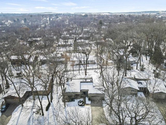 5837 Woods Edge Road, Fitchburg, WI 53711