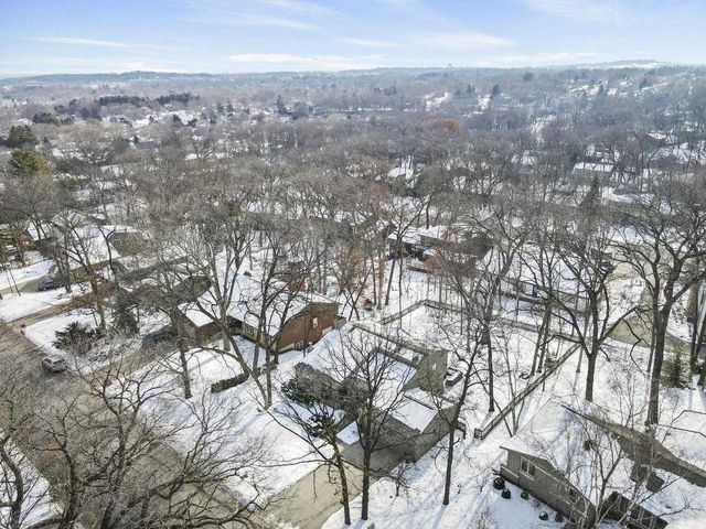 5837 Woods Edge Road, Fitchburg, WI 53711