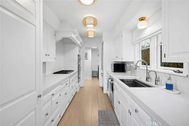 1411 E Bay, Newport Beach, CA 92661