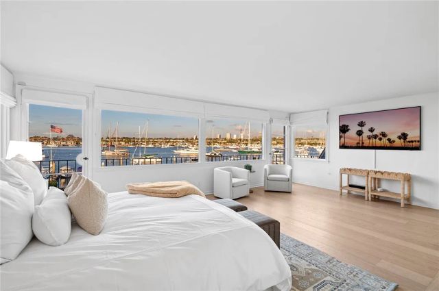 1411 E Bay, Newport Beach, CA 92661