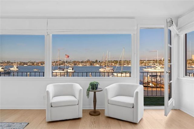 1411 E Bay, Newport Beach, CA 92661