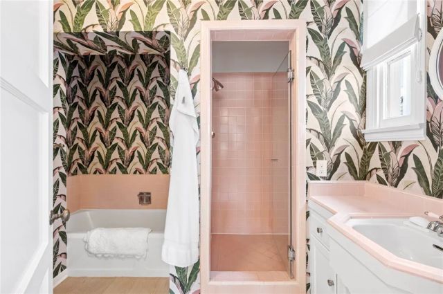 1411 E Bay, Newport Beach, CA 92661