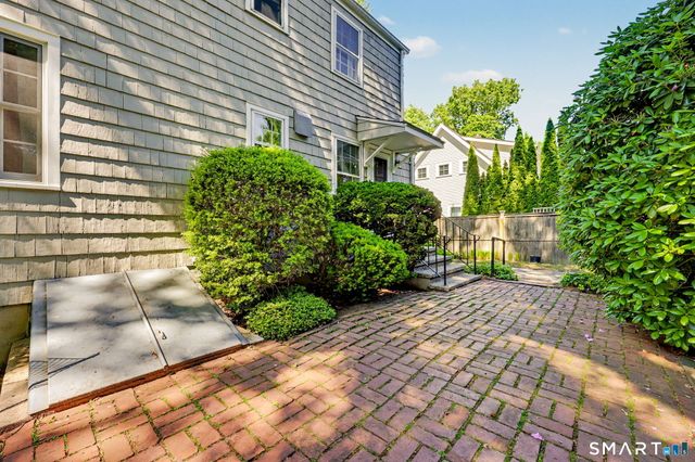 98 Sasco Hill Terrace, Fairfield, CT 06824