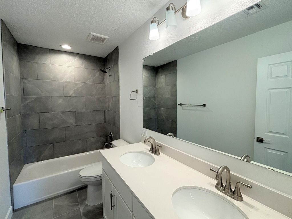 Image 12 of property listing at 3161 Wolf Tail Loop NE, Rio Rancho, NM 87144