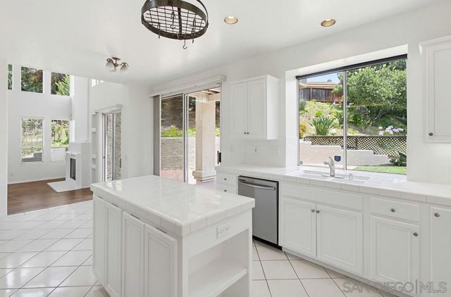 18129 Chieftain Ct, San Diego, CA 92127