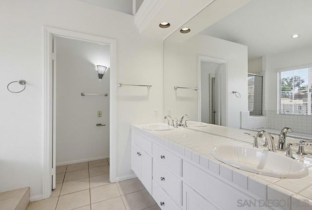 18129 Chieftain Ct, San Diego, CA 92127