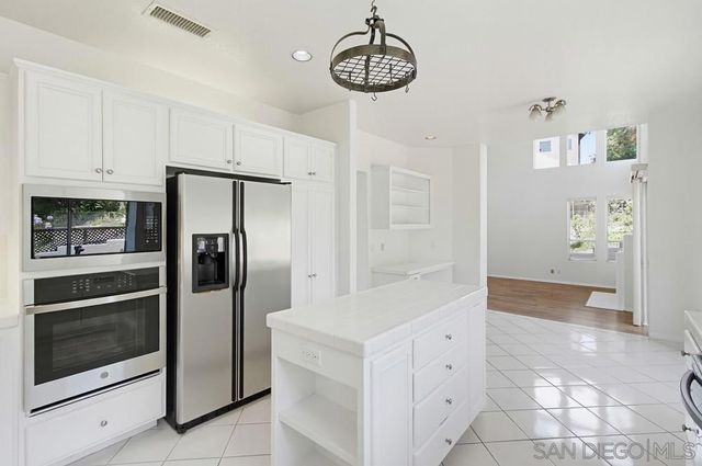 18129 Chieftain Ct, San Diego, CA 92127