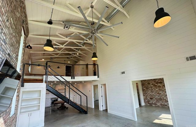 2 Ellzey Ln, Greenbrier, AR 72058