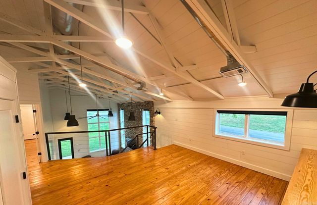 2 Ellzey Ln, Greenbrier, AR 72058