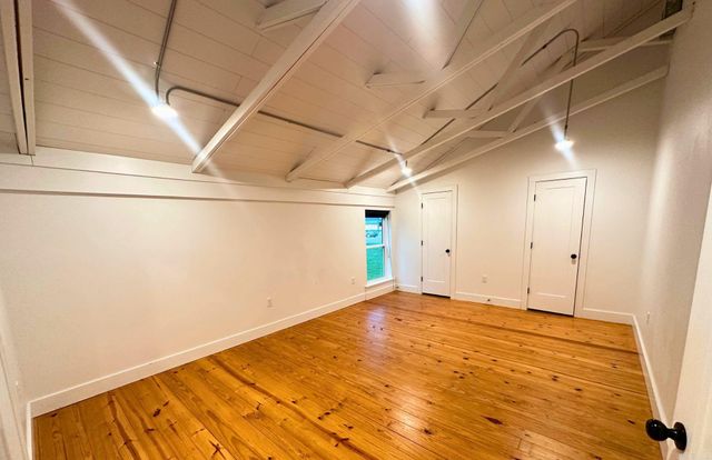 2 Ellzey Ln, Greenbrier, AR 72058