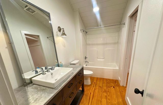 2 Ellzey Ln, Greenbrier, AR 72058
