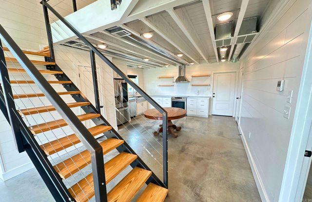 2 Ellzey Ln, Greenbrier, AR 72058