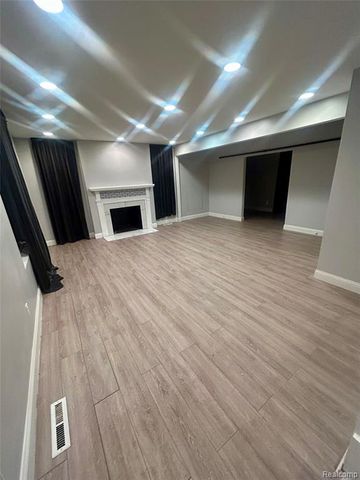 2601 Illinois Avenue, Flint, MI 48506