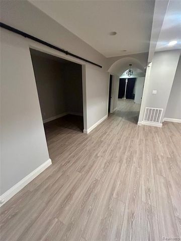 2601 Illinois Avenue, Flint, MI 48506