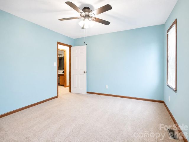 1330 5th Street NE 131, Hickory, NC 28601