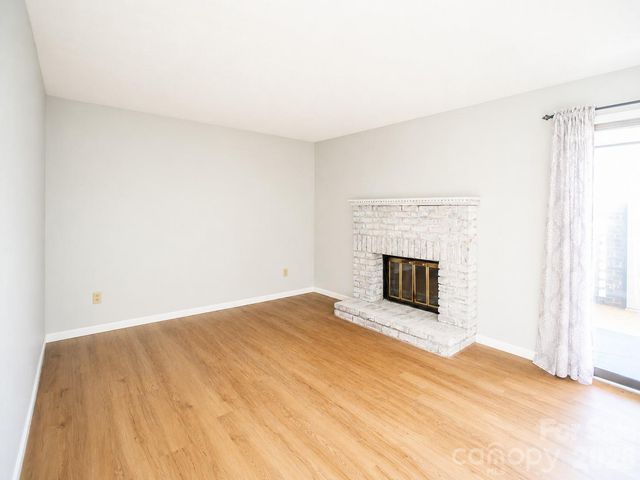 1330 5th Street NE 131, Hickory, NC 28601