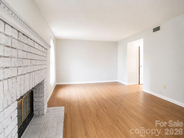 1330 5th Street NE 131, Hickory, NC 28601