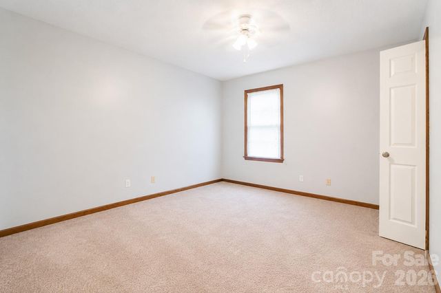 1330 5th Street NE 131, Hickory, NC 28601