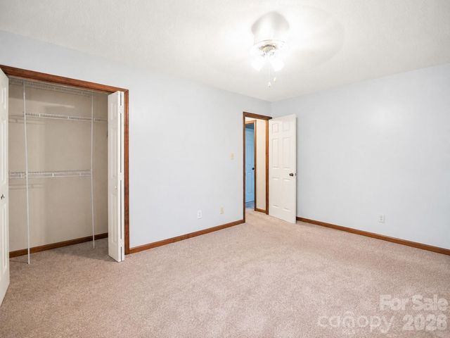 1330 5th Street NE 131, Hickory, NC 28601