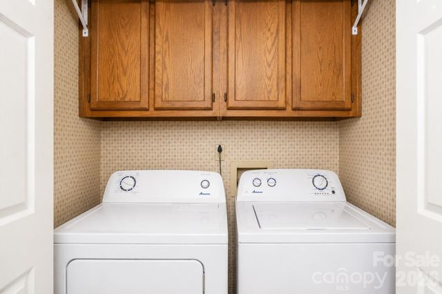 1330 5th Street NE 131, Hickory, NC 28601