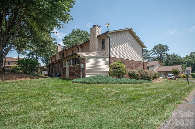 1330 5th Street NE 131, Hickory, NC 28601