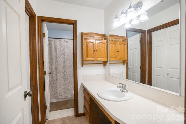 1330 5th Street NE 131, Hickory, NC 28601
